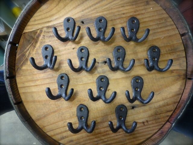 12 BROWN XS DOUBLE WALL COAT JEWELRY HOOKS RUSTIC ANTIQUE-STYLE CAST IRON 1.5